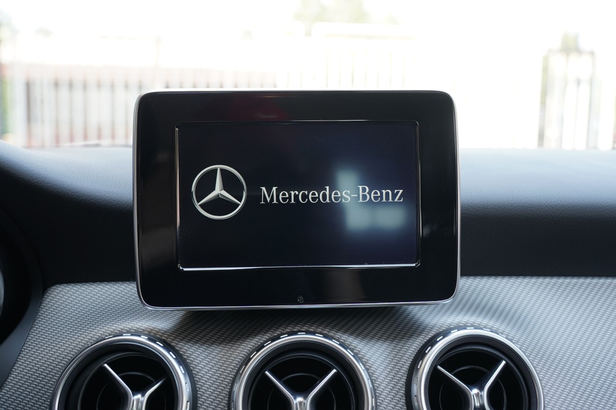 Mercedes-Benz GLA 220 D 4MATIC