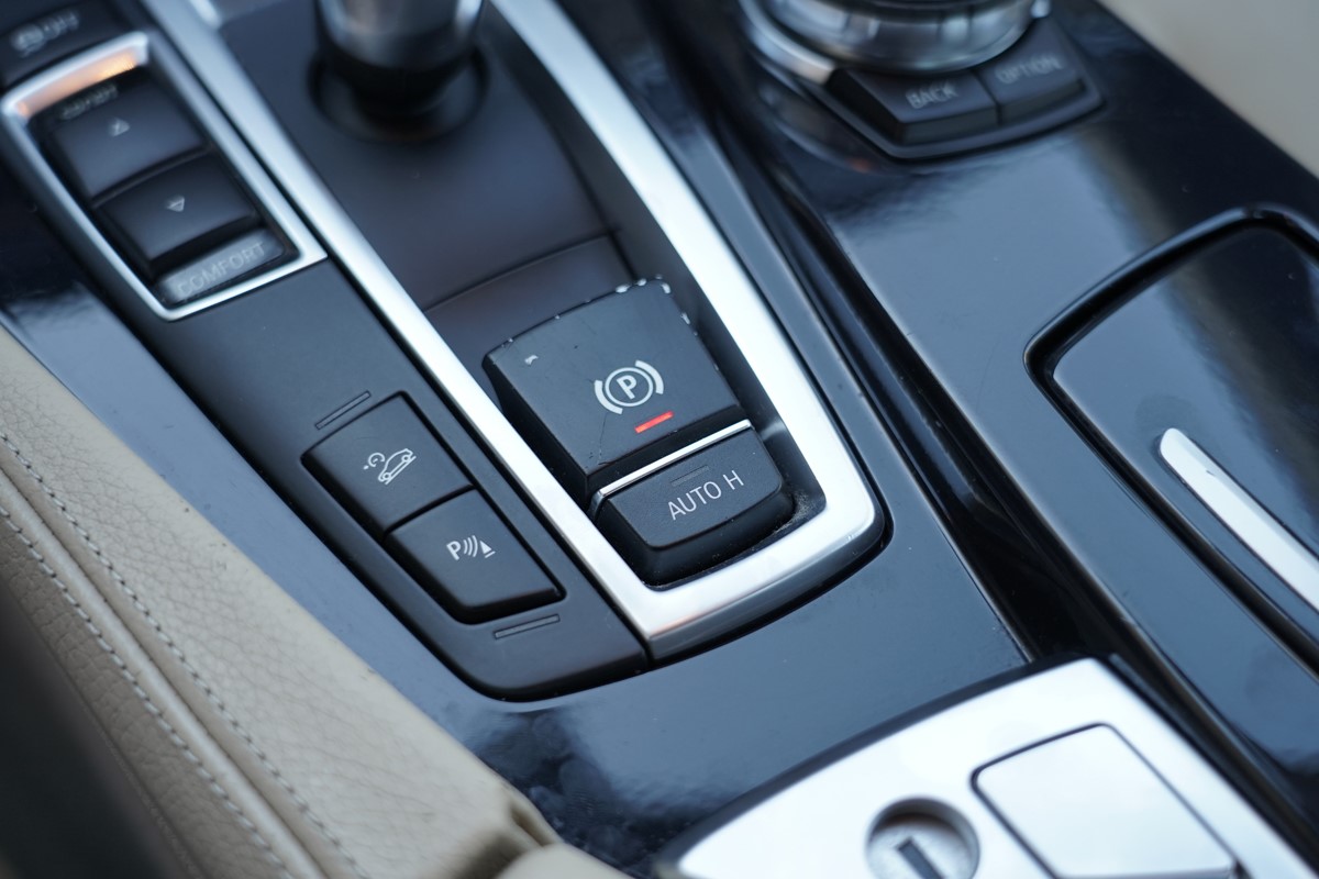 BMW
 5-Series 525 D XDRIVE