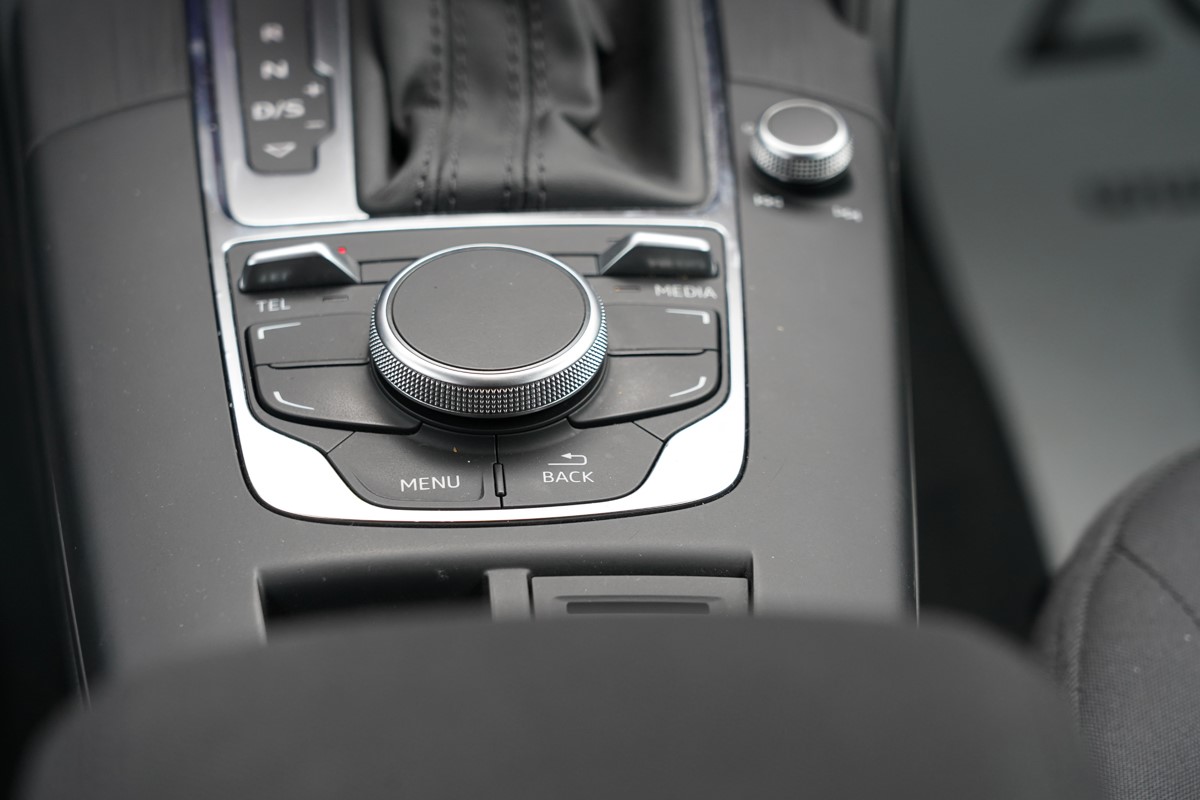 Audi A3
 2,0 TDI S-tronic