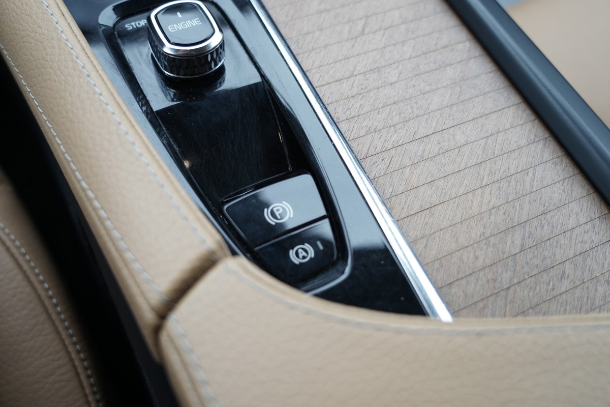 Volvo
 XC90 
 D5