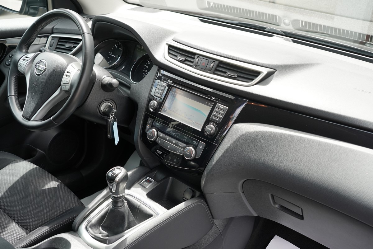 Nissan
 Qashqai 1.5 DCI