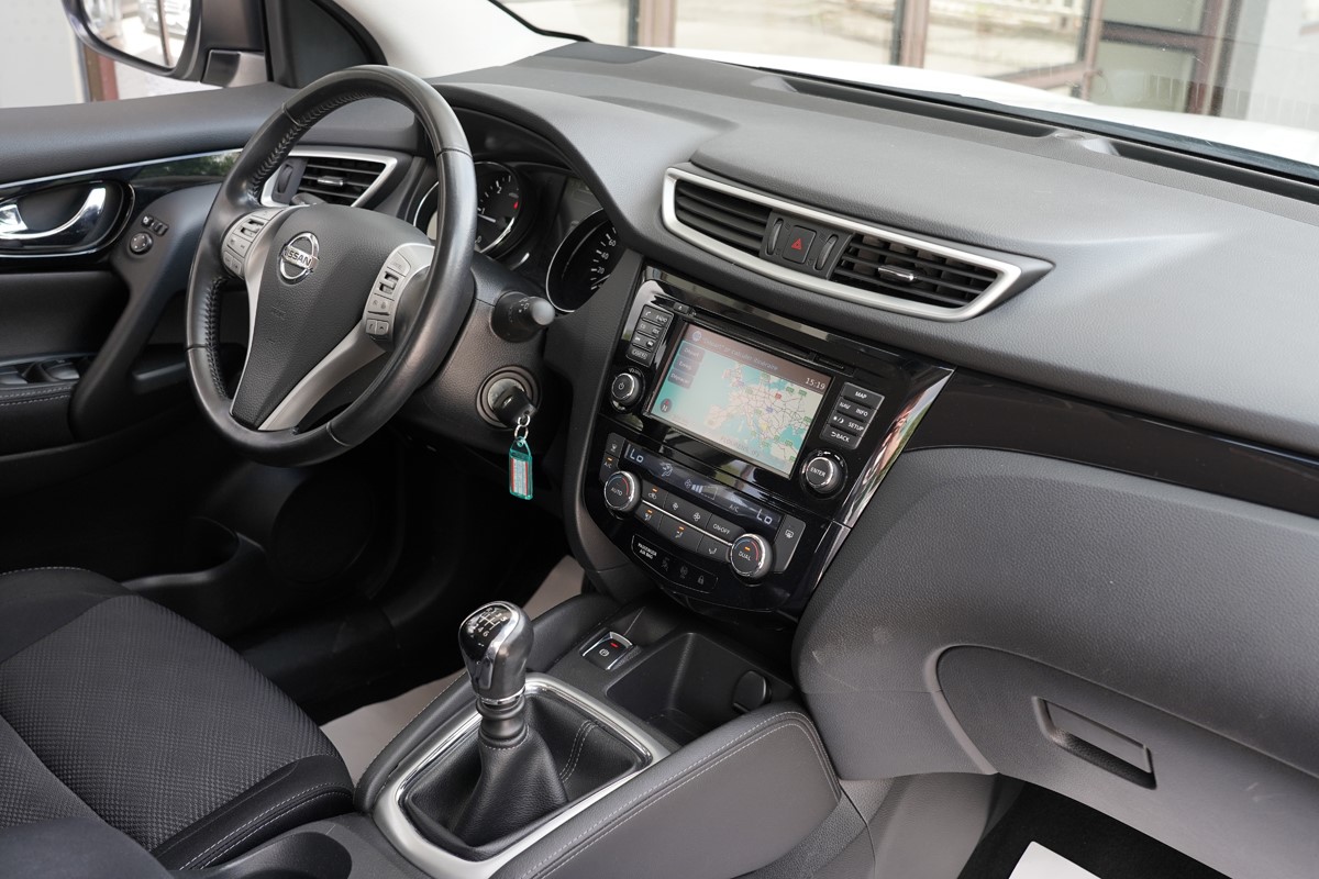 Nissan
 Qashqai 1.5 DCI