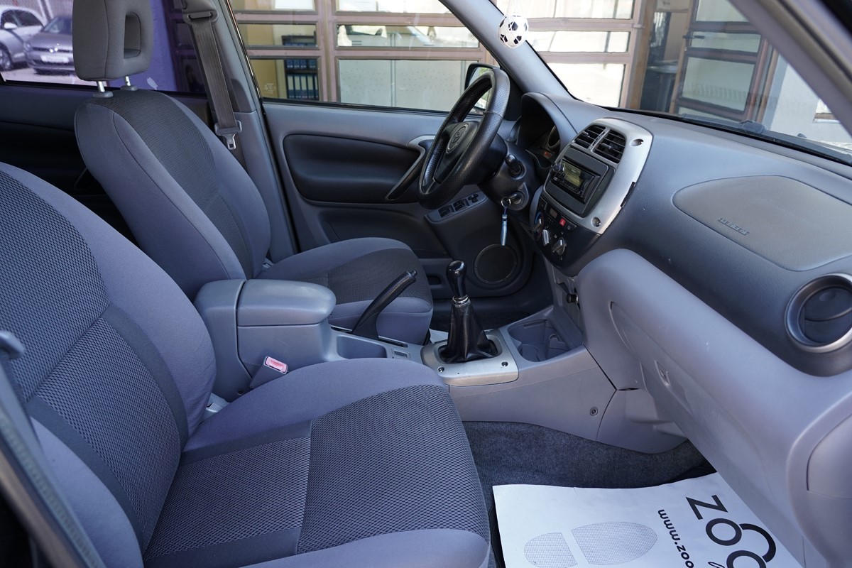 Toyota
 RAV4
 2,0 D