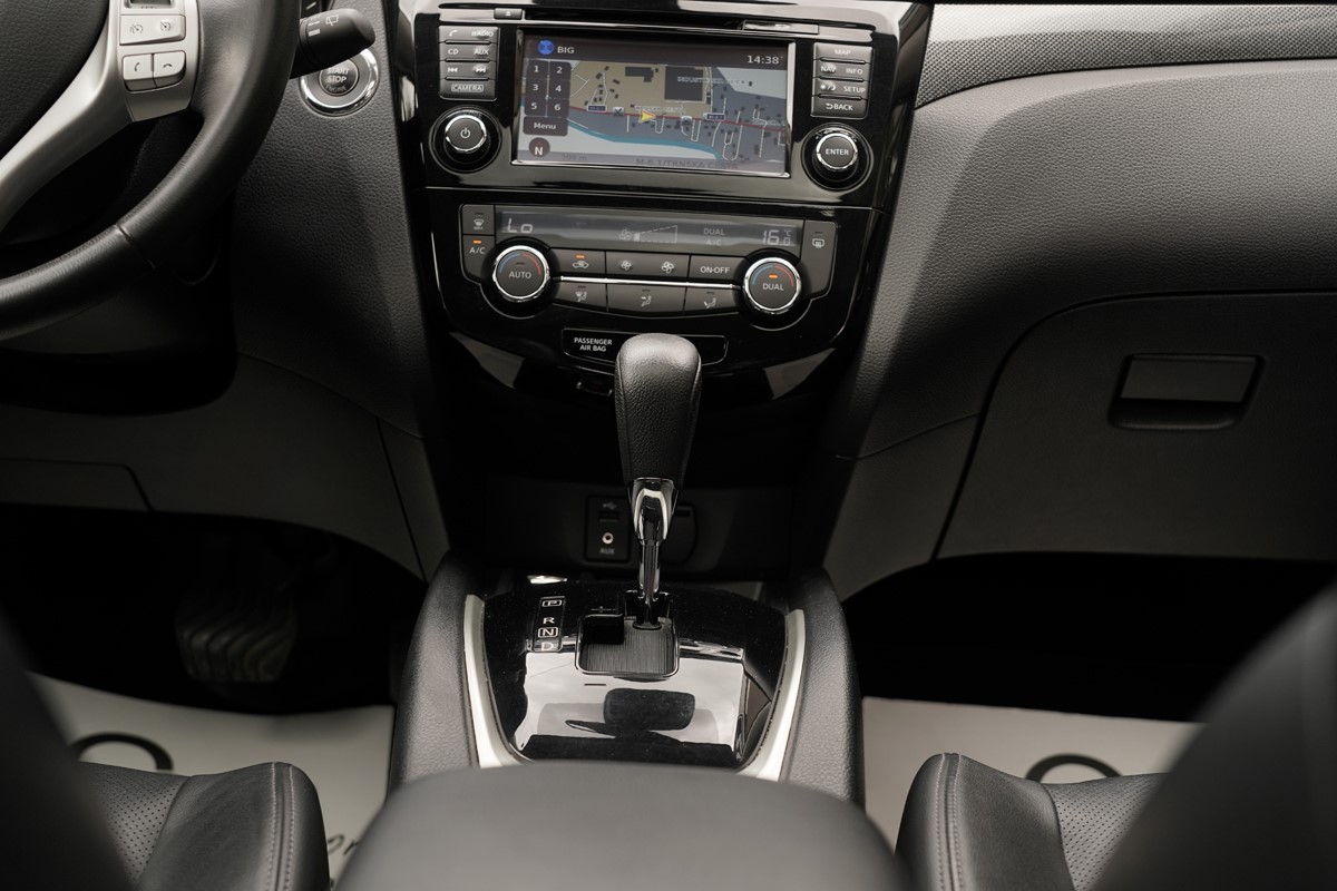 Nissan
 X-TRAIL 1,6 DCI