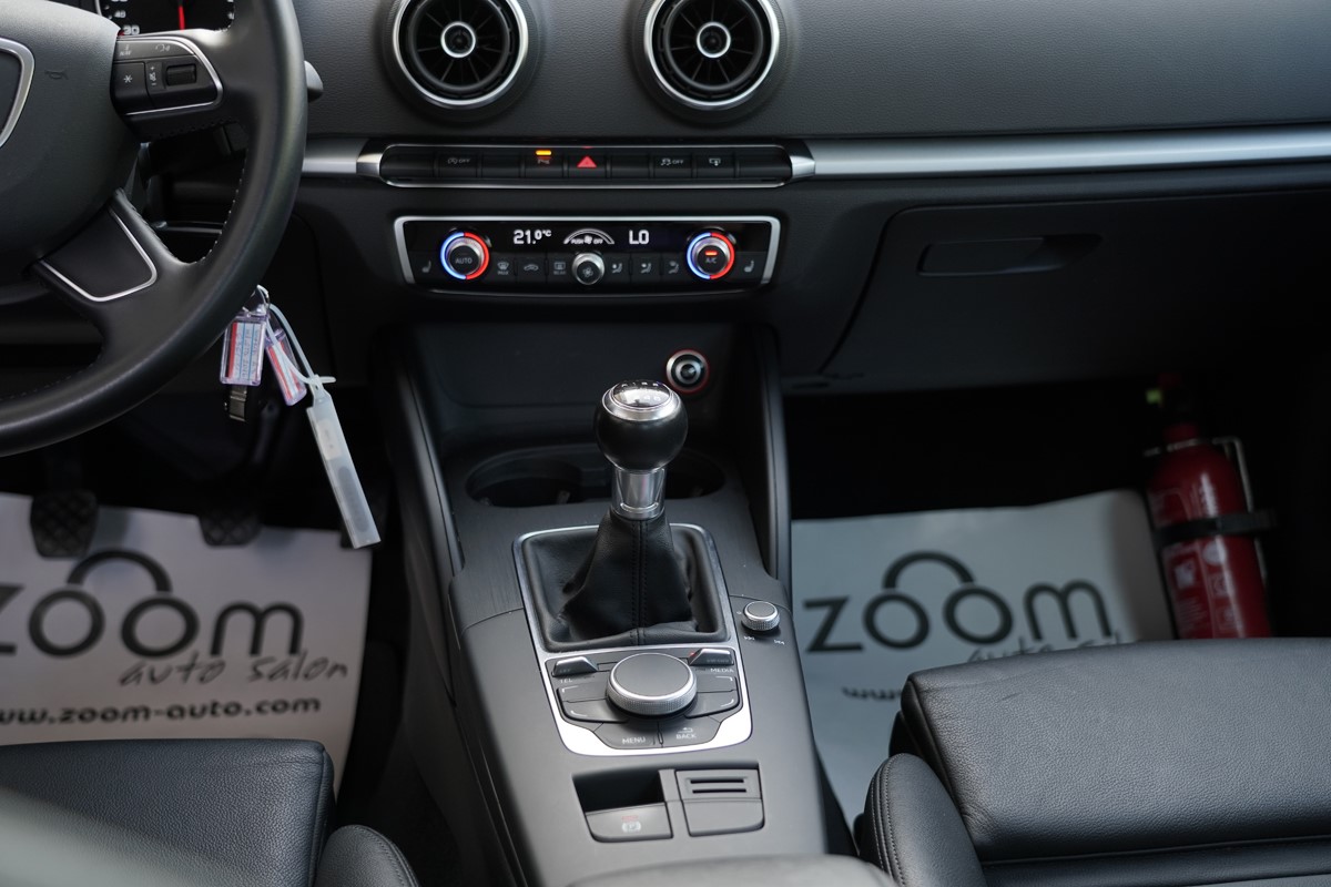 Audi A3
 1.6 TDI S-line Berline