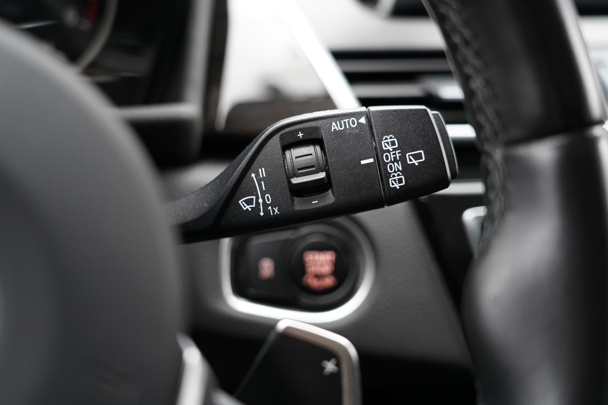 BMW
 2-Series 218 d AUTOMATIK !
