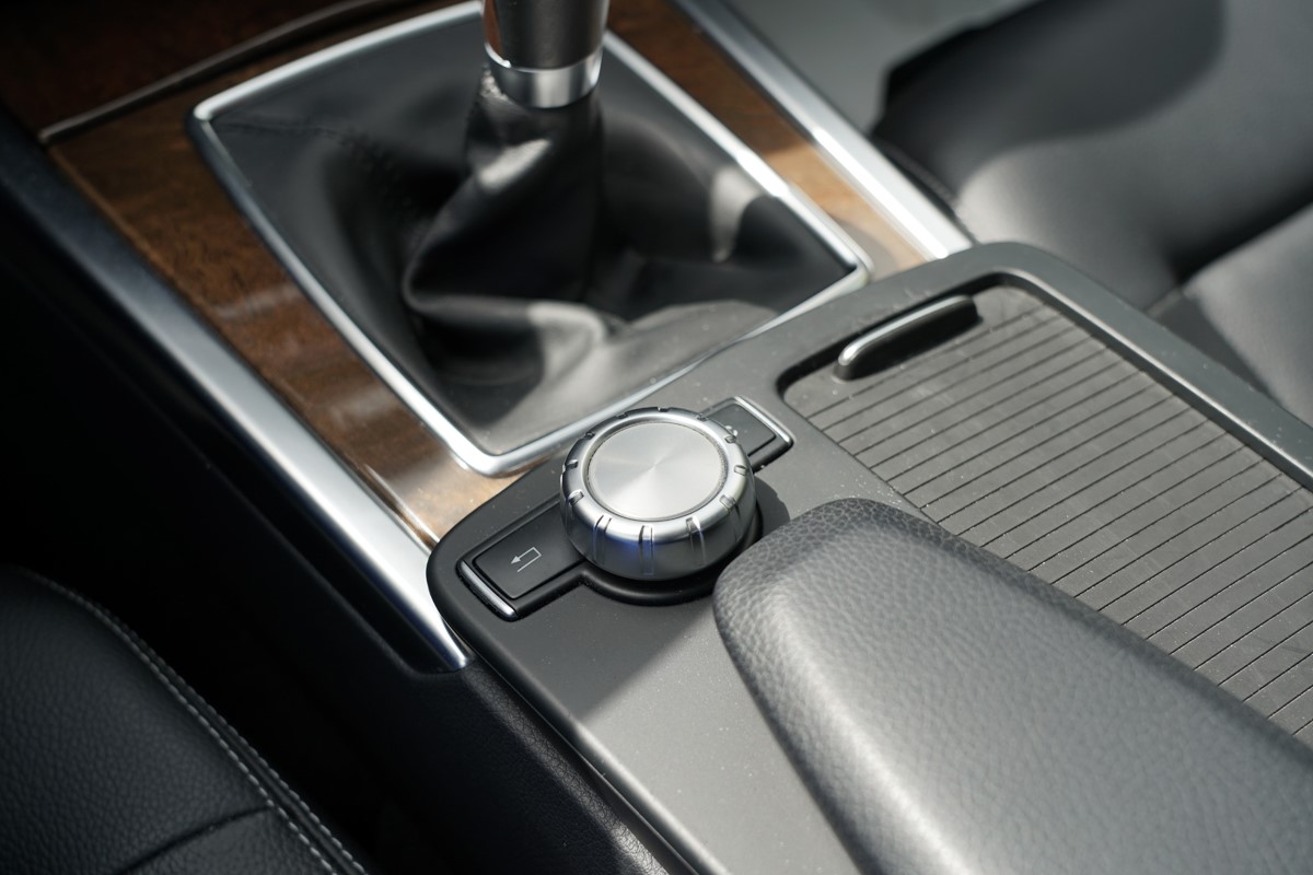 Mercedes-Benz E-Class
 200 CDI