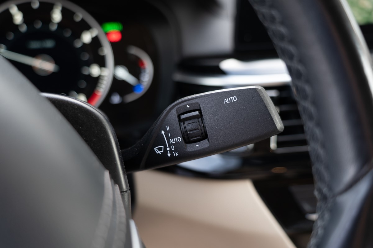 BMW
 5-Series 520 D XDRIVE