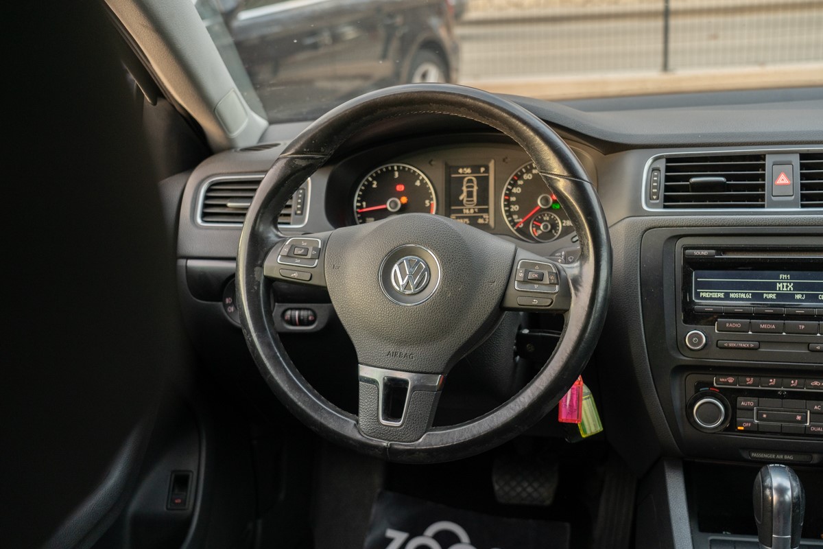 Volkswagen Jetta
 2.0 TDI