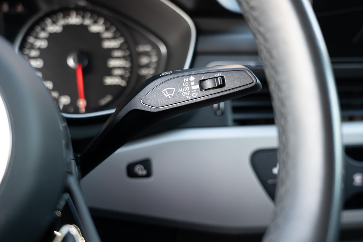 Audi A4
 30 TDI