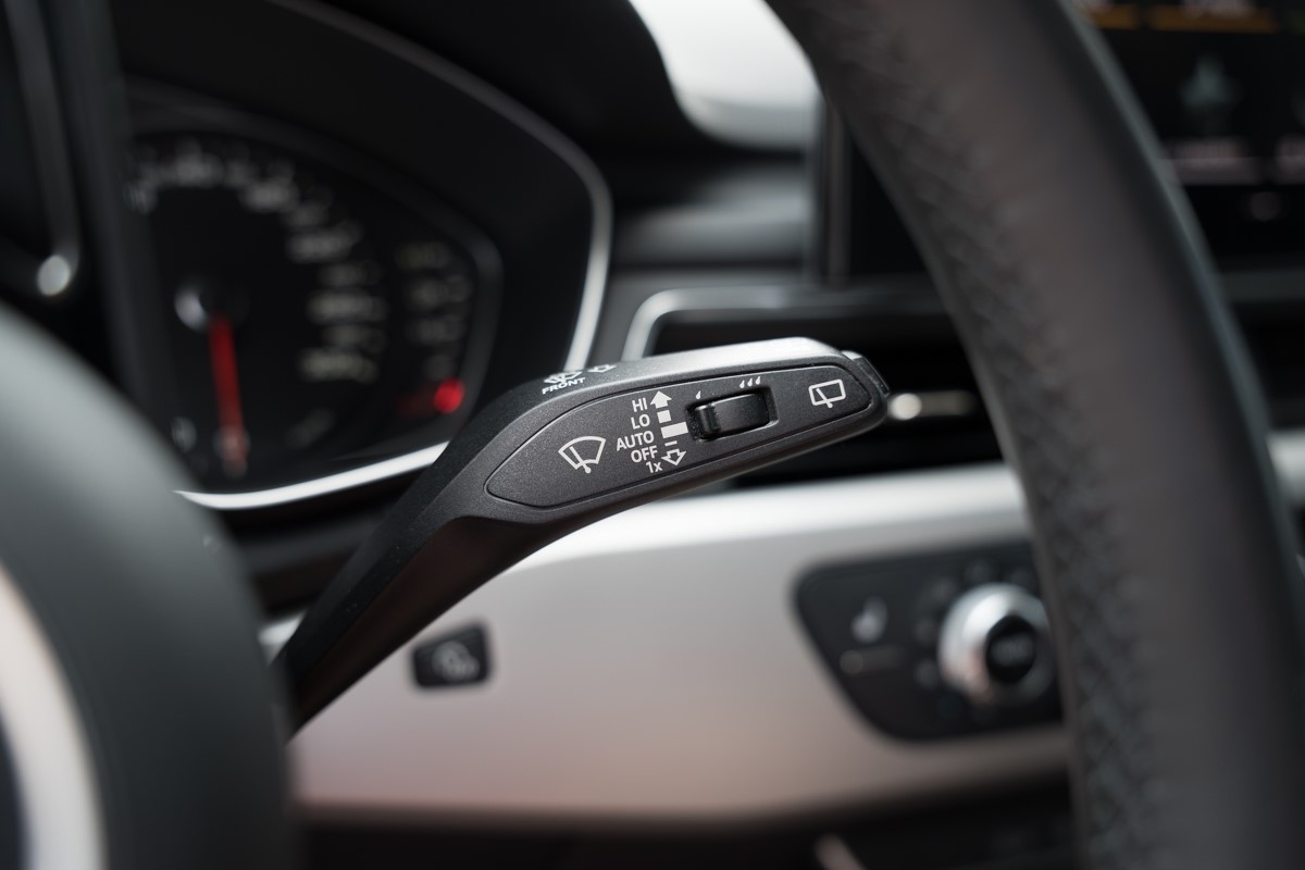 Audi A4
 2.0 TDI
