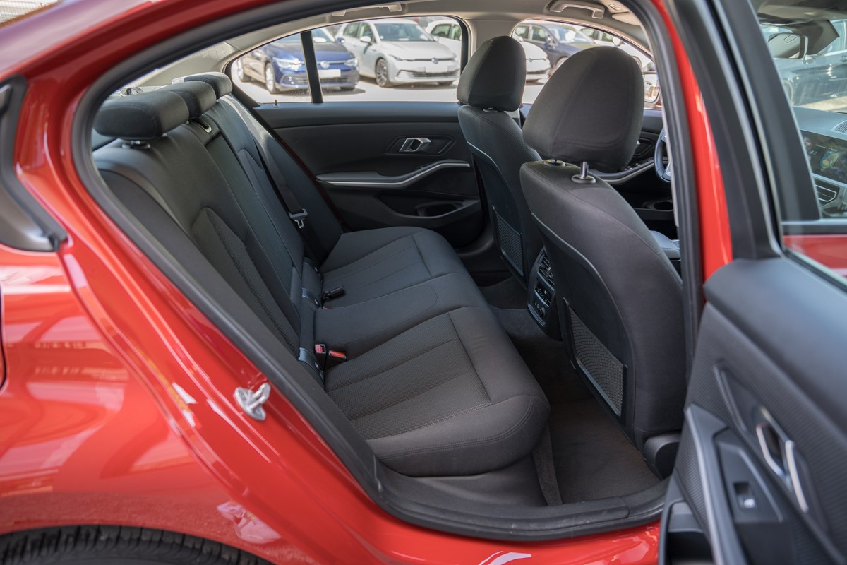 BMW
 3-Series 318D 