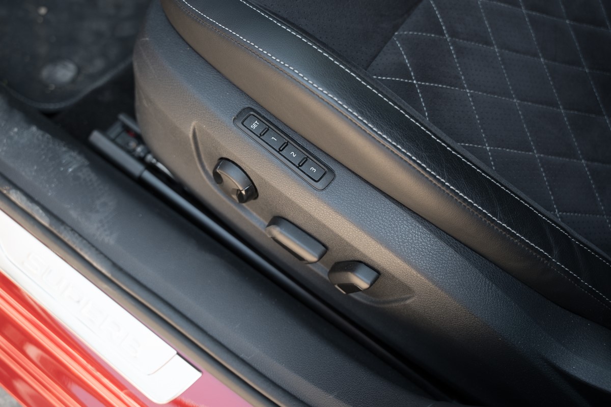 Škoda Superb 2.0 TDI DSG 200KS SPORTLINE