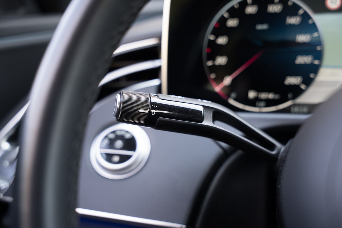 Mercedes-Benz E-Class
 220d Luxury Line