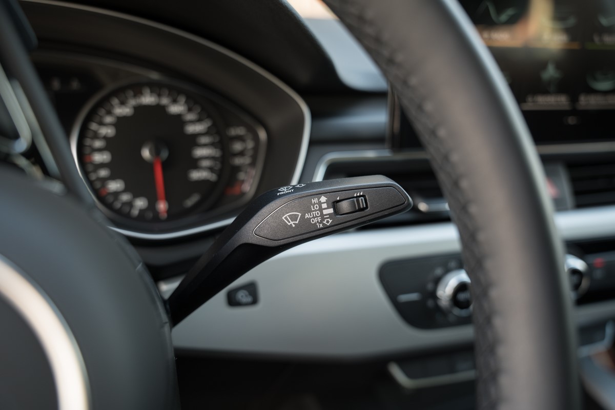 Audi A4
 30 TDI 