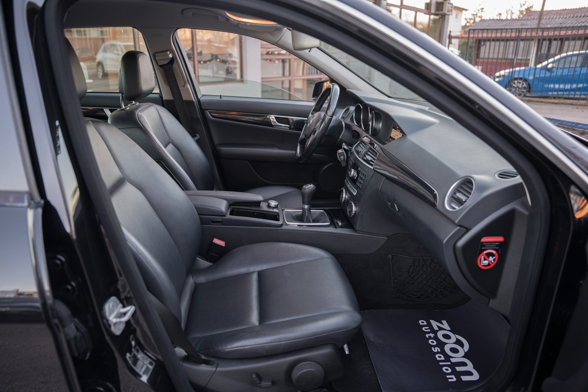 Mercedes-Benz C-Class
 180 CDI