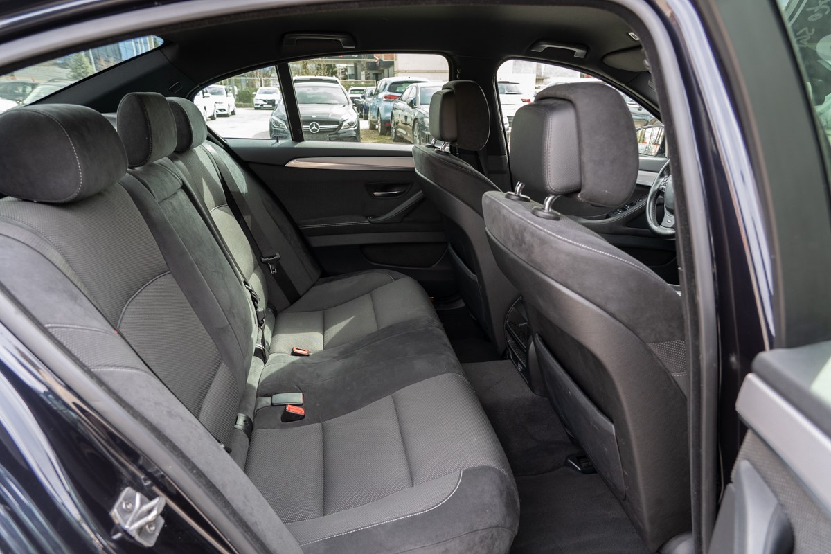 BMW
 5-Series 530 D