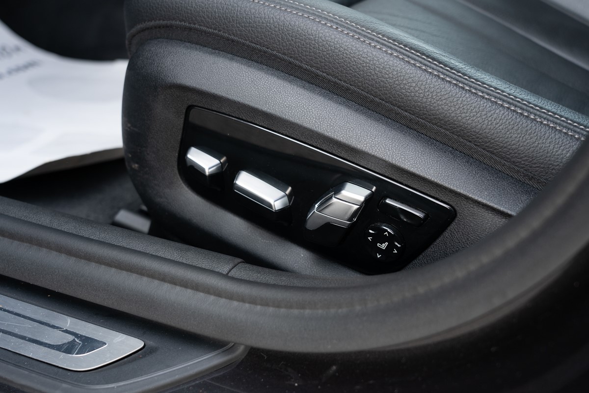 BMW
 5-Series 520dA Business