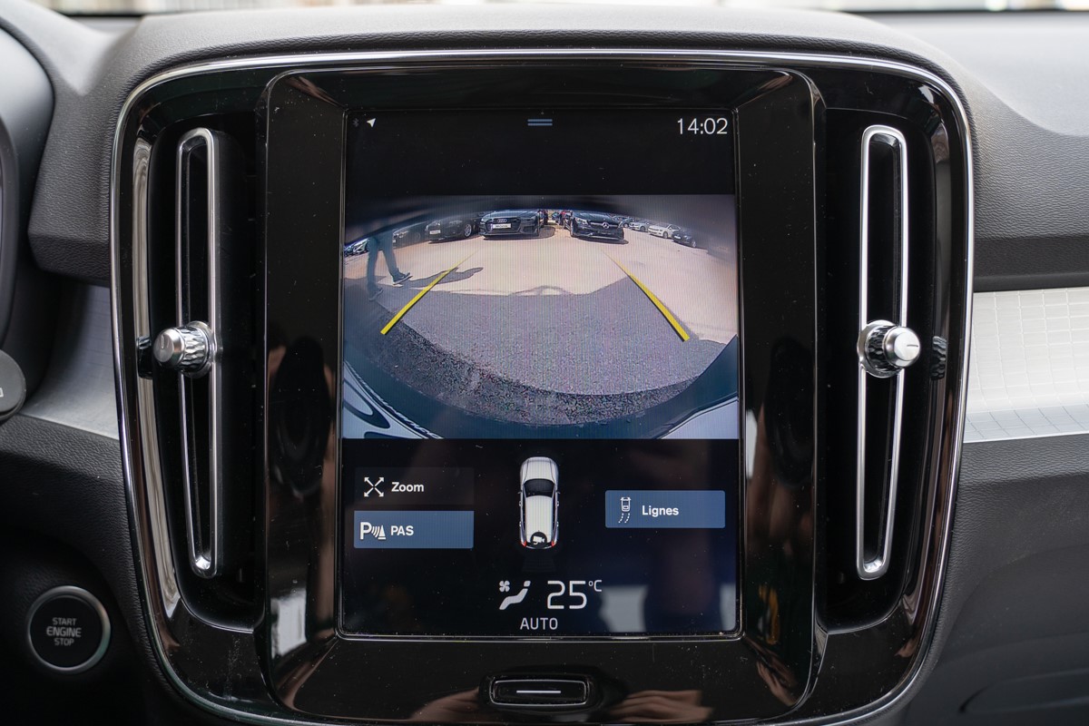 Volvo
 XC40 D4 AWD Geartronic Business
