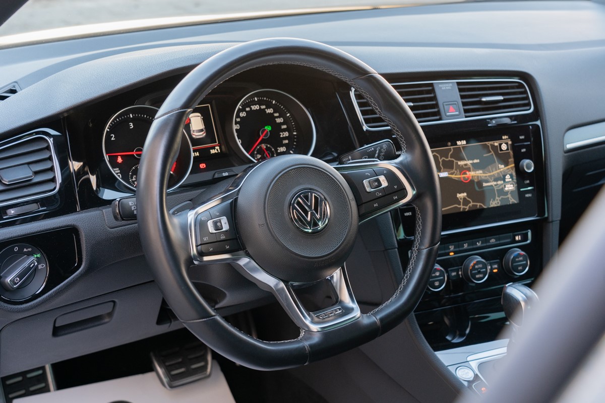 Volkswagen Golf 2,0 TDI DSG GTD