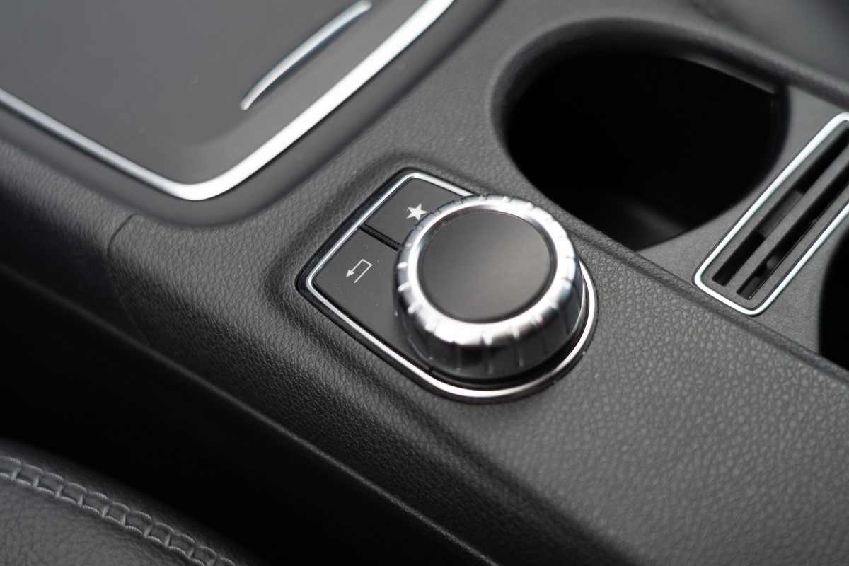 Mercedes-Benz GLA 200 D STOCK