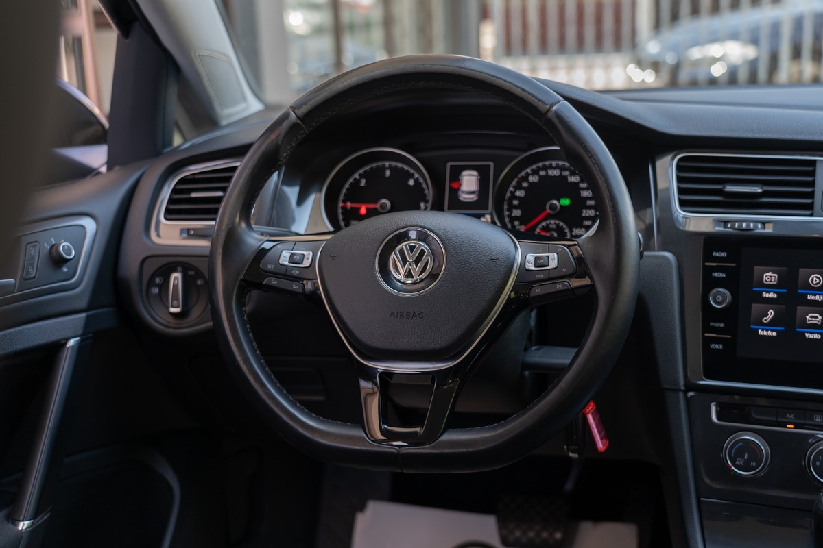 Volkswagen Golf 1,6 TDI DSG