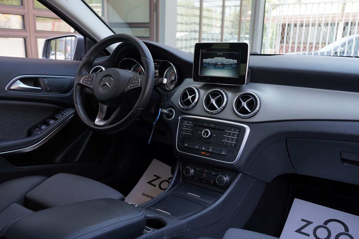 Mercedes-Benz GLA 220 D 4MATIC