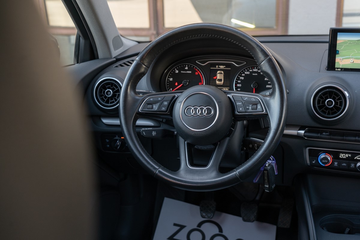 Audi A3
 Sedan 1.6 TDi