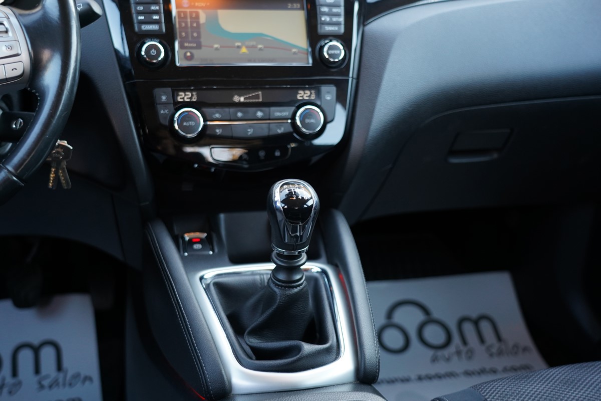 Nissan
 Qashqai 1,6 DCI