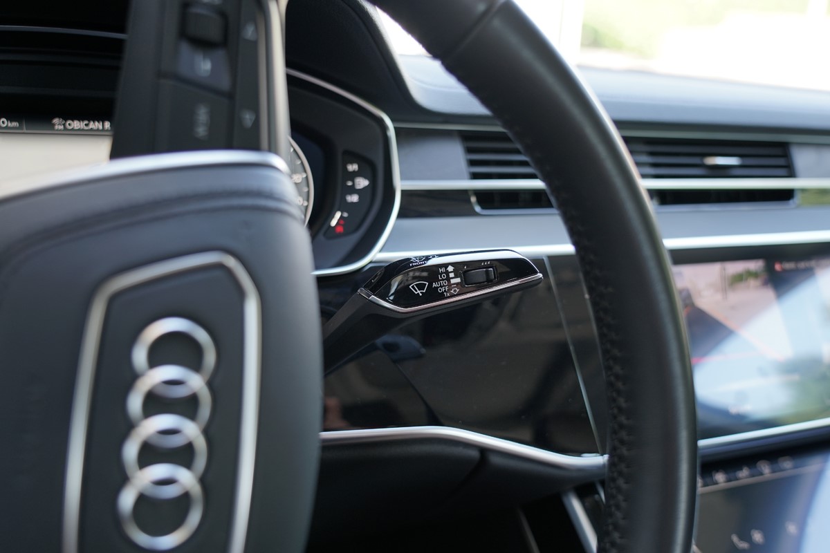 Audi A8
 50 TDI Quattro Tiptronic