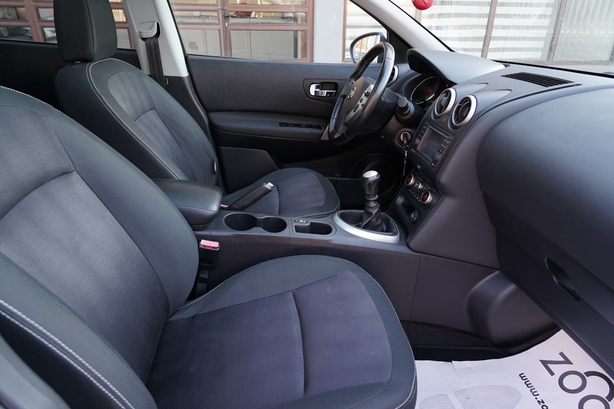 Nissan
 Qashqai 1,6 DCI