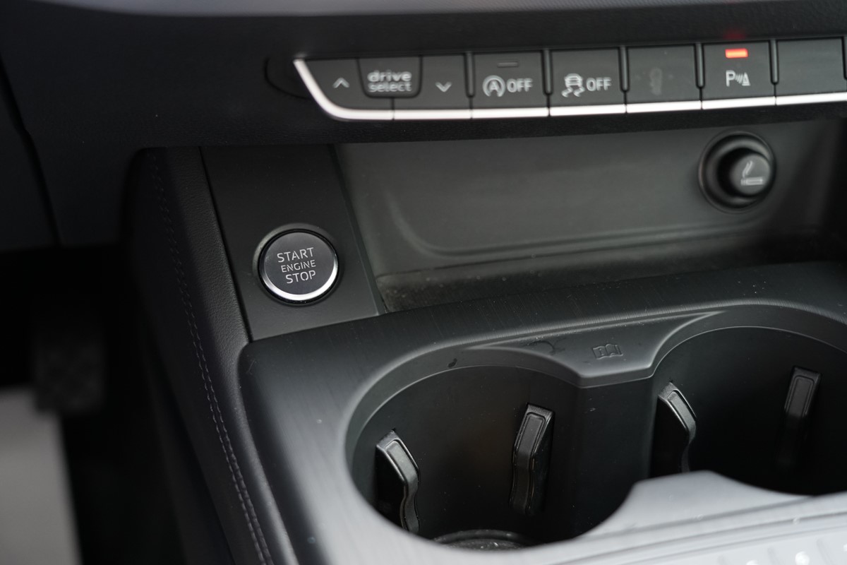Audi A4
 3.0 TDi Quattro Tiptronic
