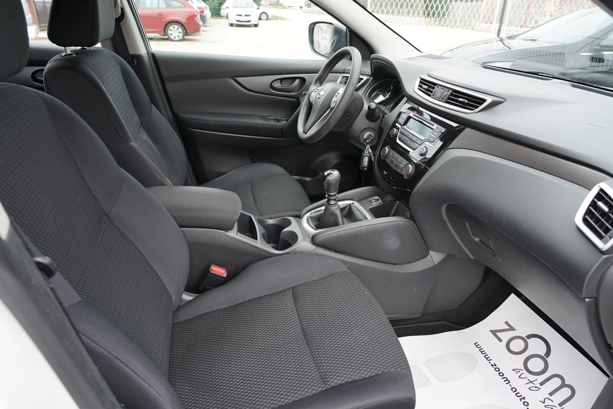 Nissan
 Qashqai 1.5 DCI