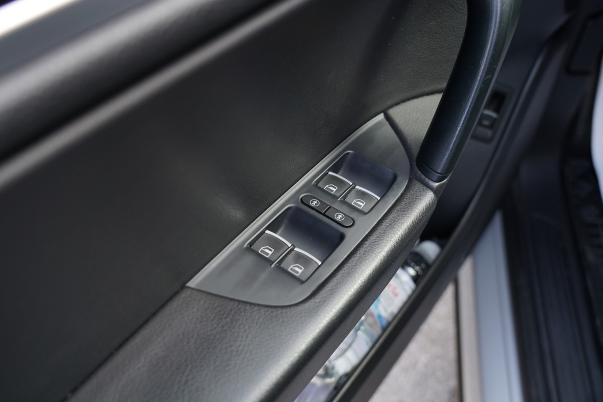 Volkswagen Touareg
 3.0 TDI 4 MOTION