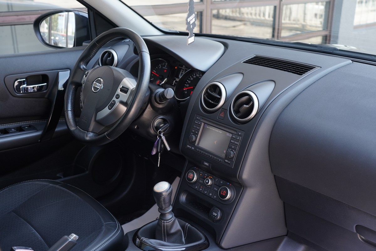 Nissan
 Qashqai +2 1.6 dCi 7 Sjedala