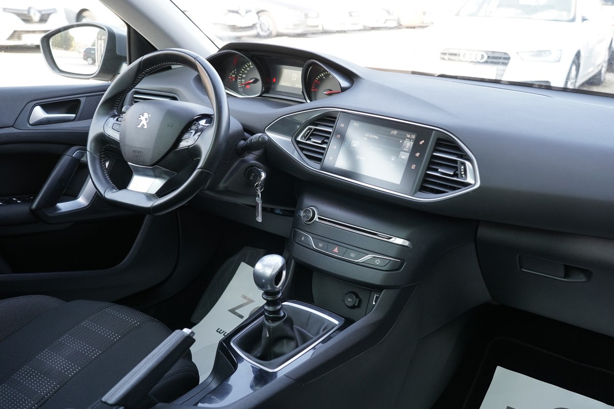 Peugeot 308 EXECUTIVE 1.6 BLUEHDI