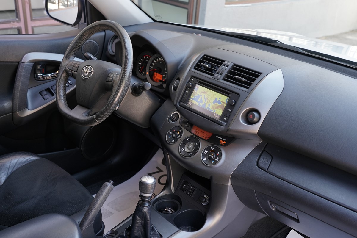 Toyota
 RAV4
 2,2 D