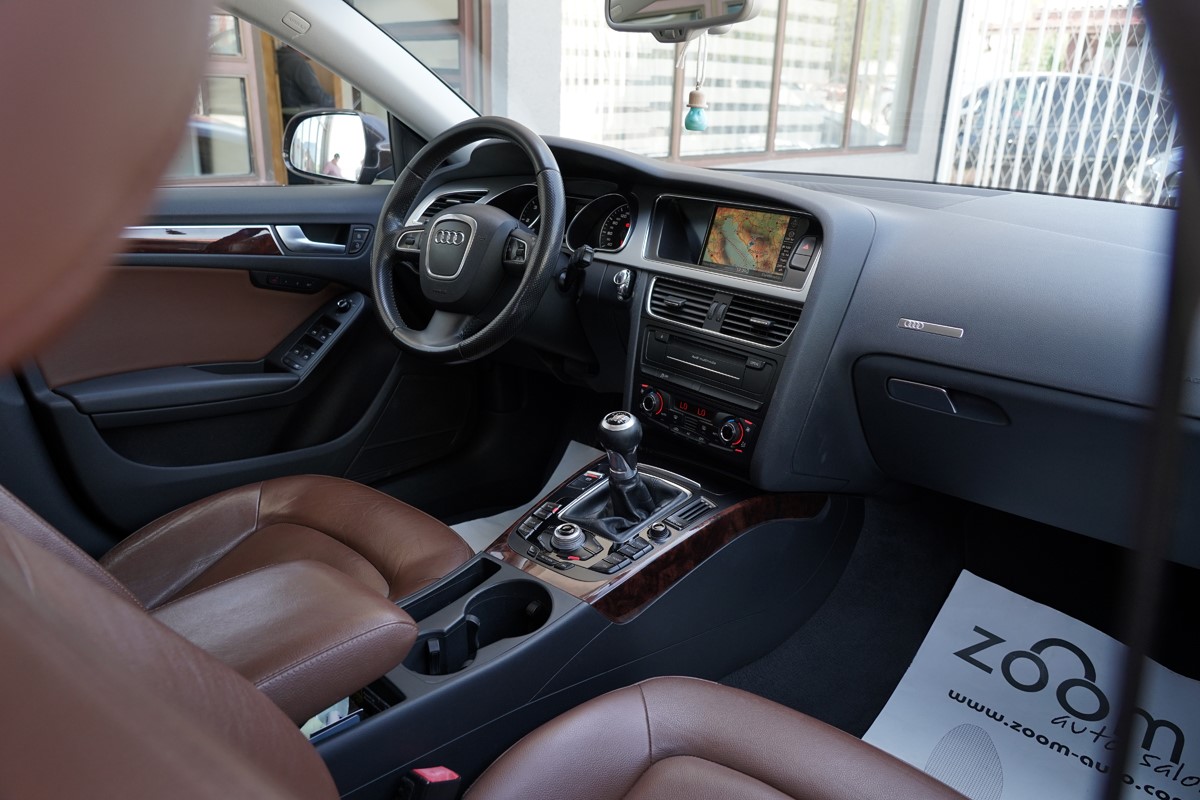 Audi A5
 2.0 TDI