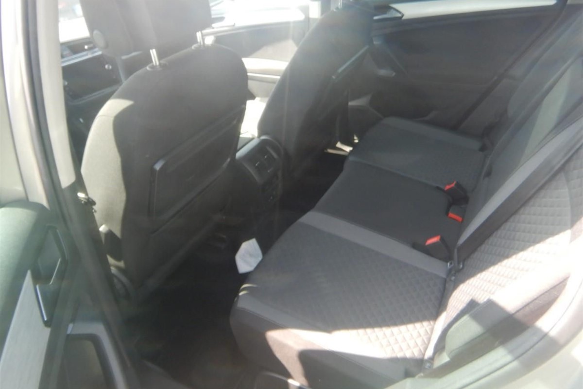 Volkswagen Tiguan
 2,0 TDI BUSINESS