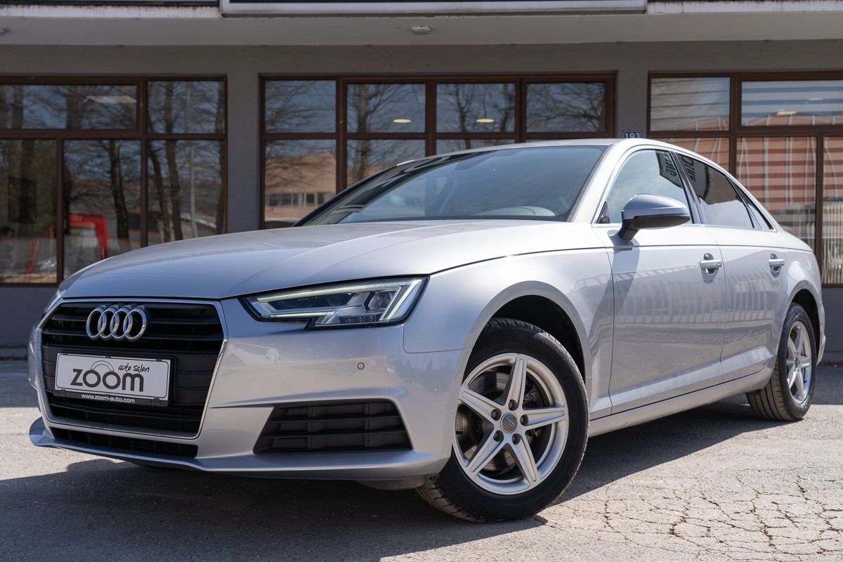 Audi A4
 35 TDi Stronic Business Line