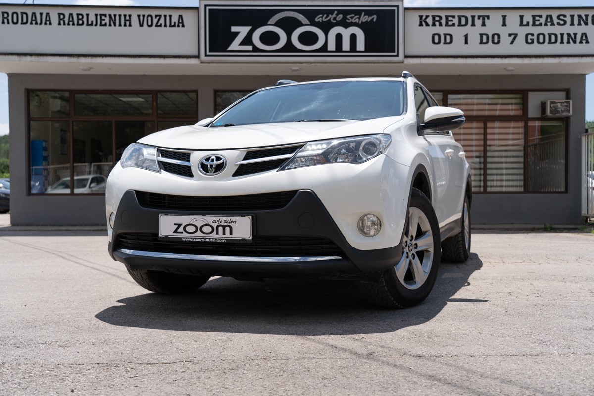 Toyota
 RAV4
 2,0 4x4