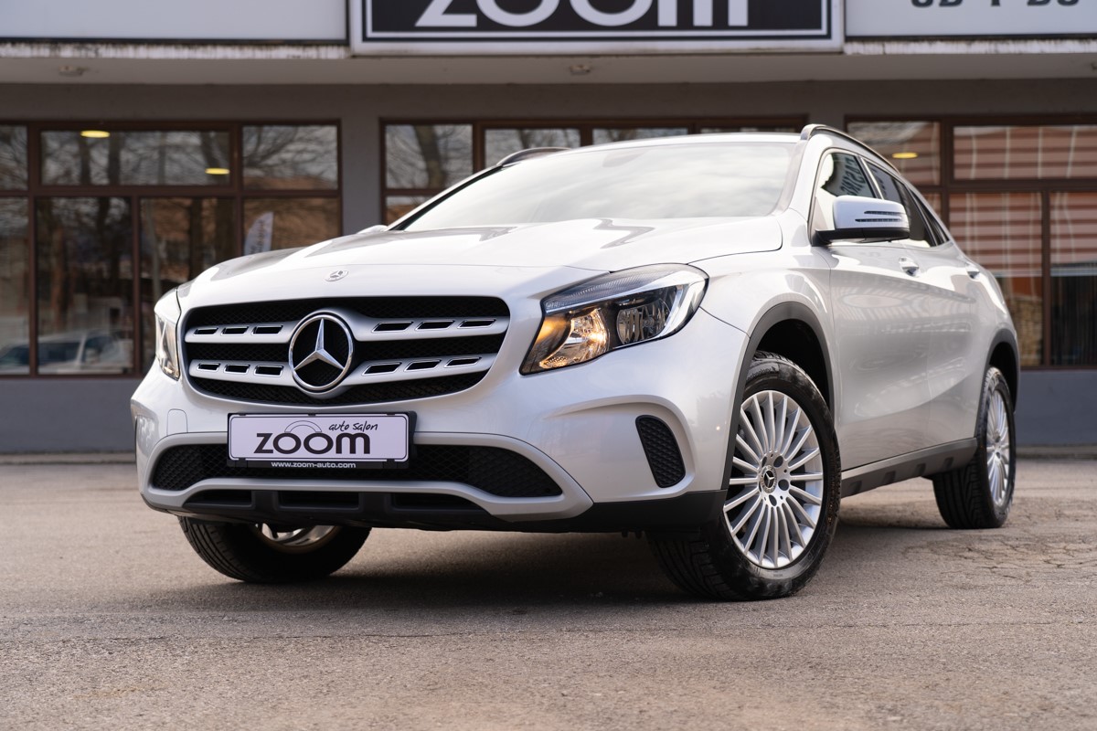 Mercedes-Benz GLA 200 D STOCK