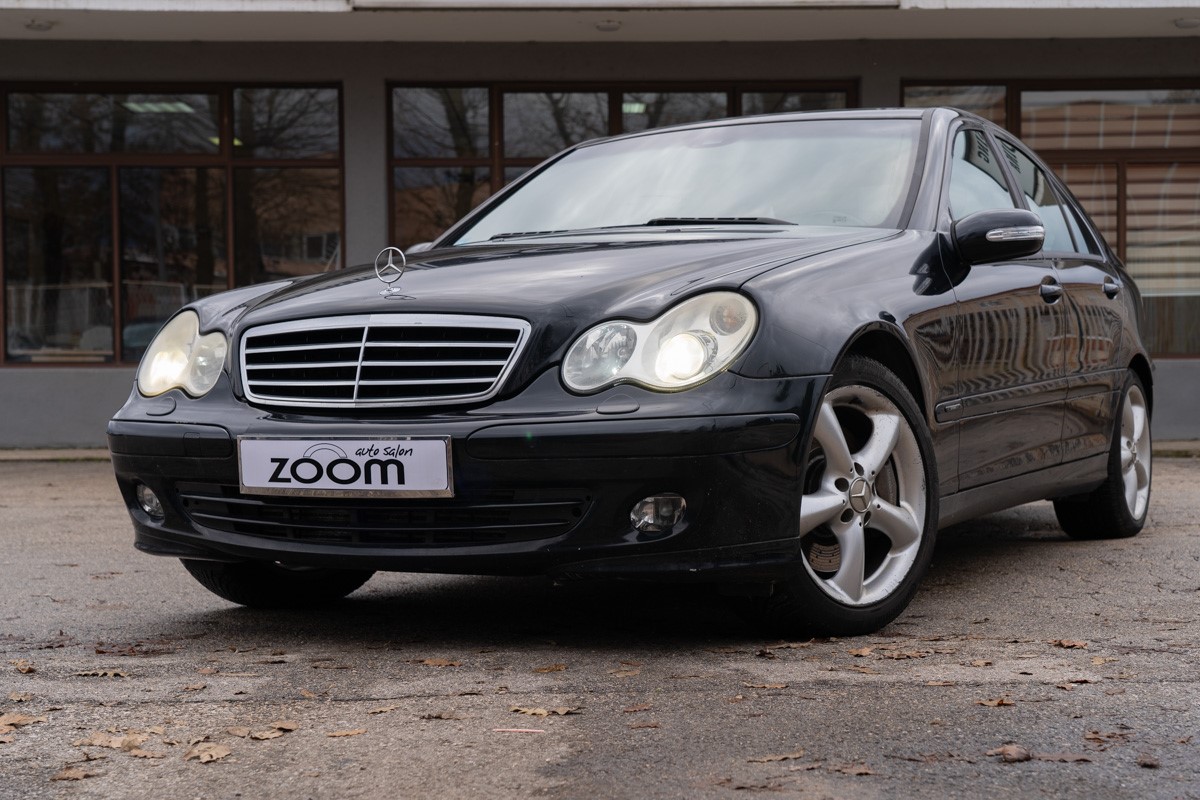 Mercedes-Benz C-Class
 220 CDI