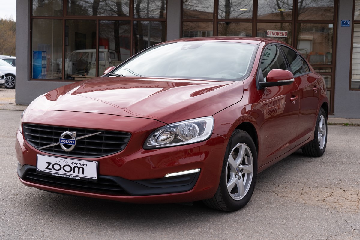 Volvo
 S60
 2.0D D2 Kinetic Business