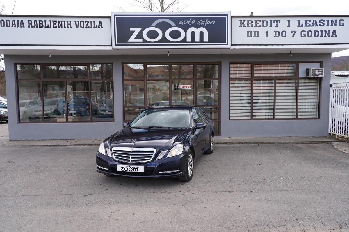 Mercedes-Benz E-Class
 220 CDI