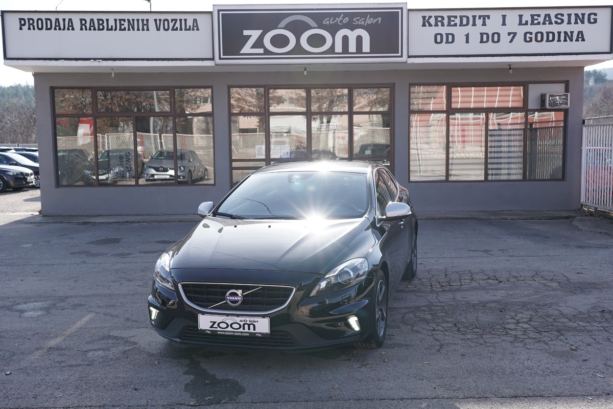Volvo
 V40 D2 BUSINESS SPORT 5D