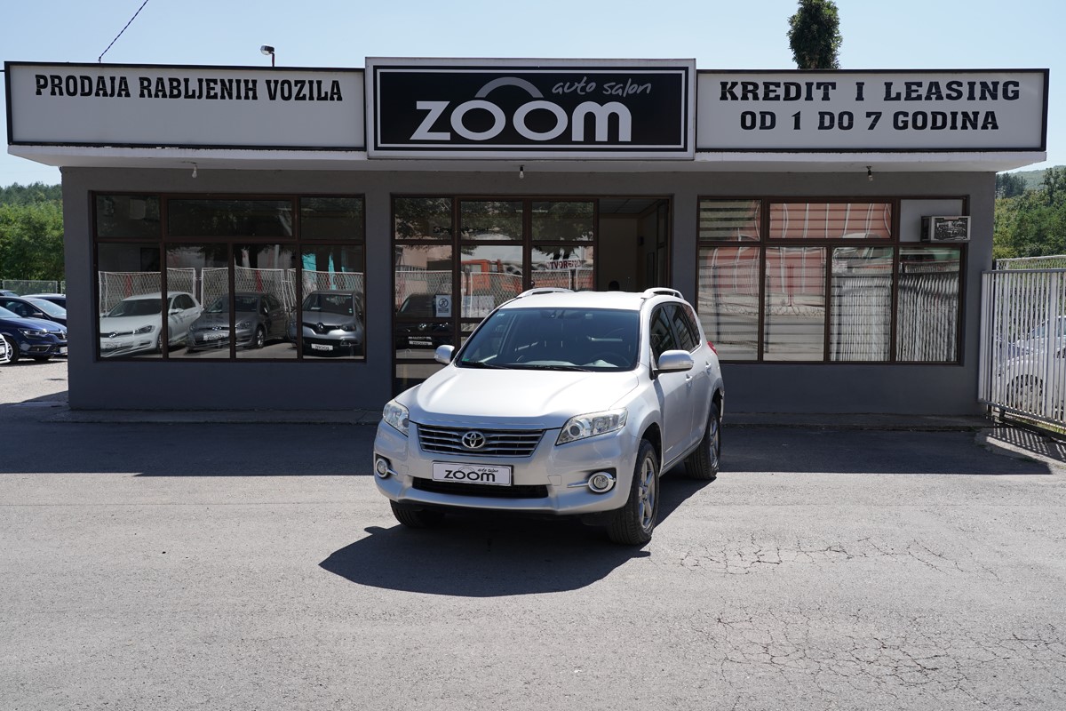 Toyota
 RAV4
 2,2 D