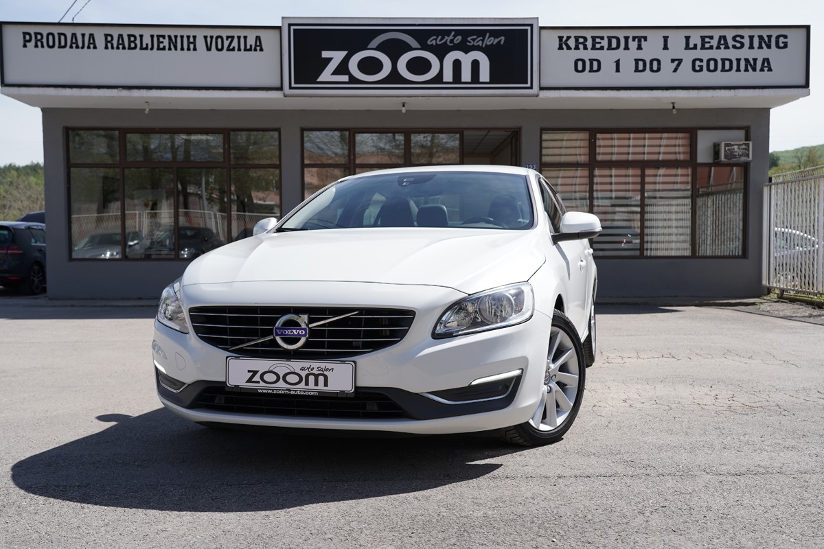 Volvo
 S60
 2.0 D Summum