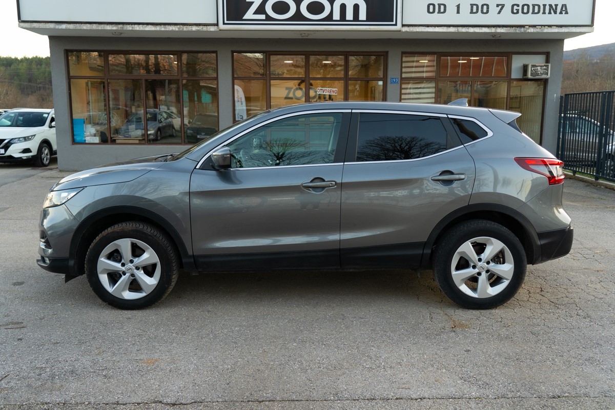 Nissan
 Qashqai 1.5DCI