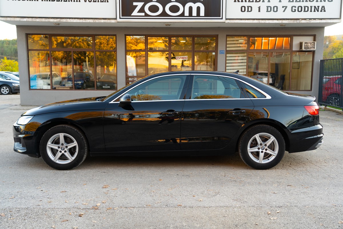 Audi A4
 30 TDI